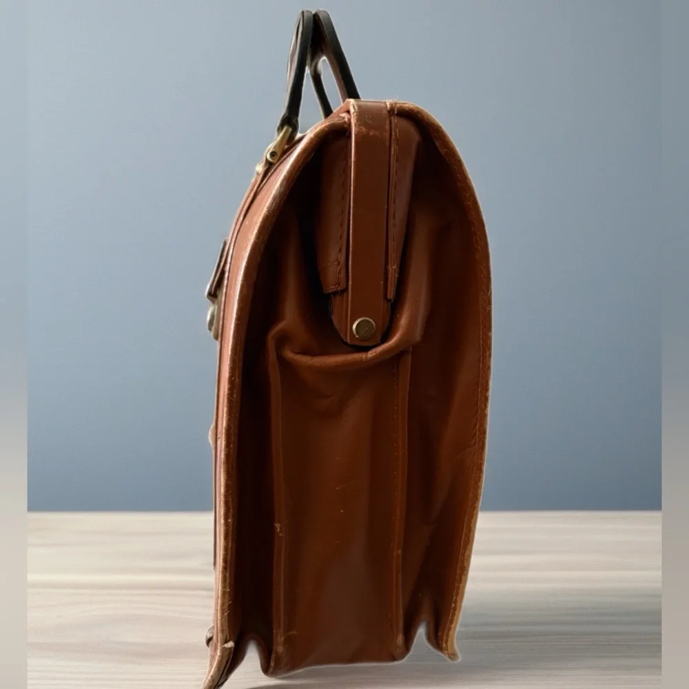 Bellino Vintage Tan Leather Briefcase